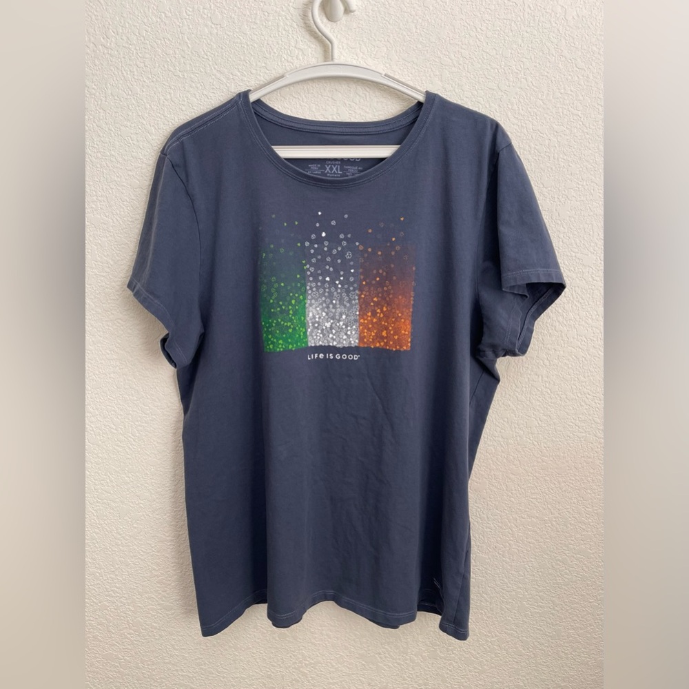 LIFE IS GOOD XXL Women’s Classic Fit Crusher Tee “Irish Heart Shamrock Fade”